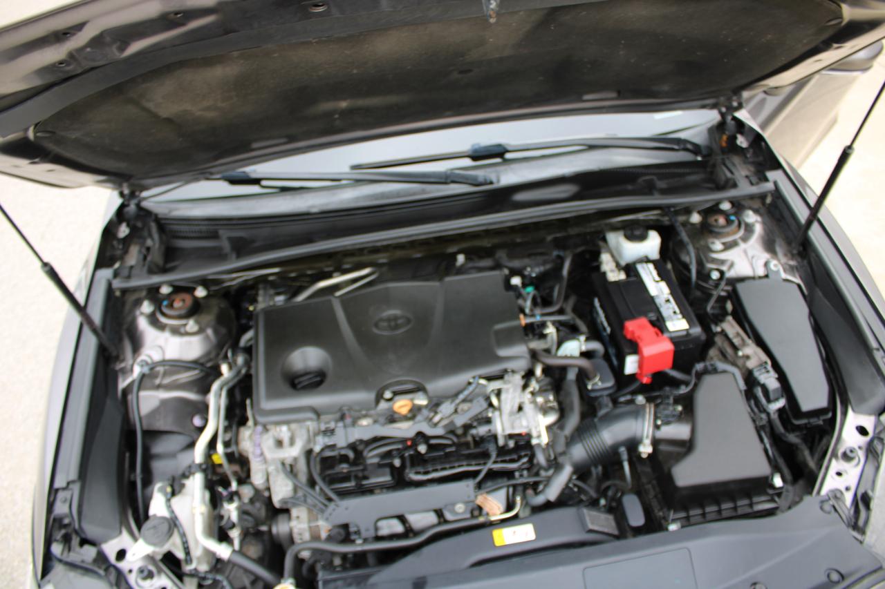 Toyota Camry SE 2020