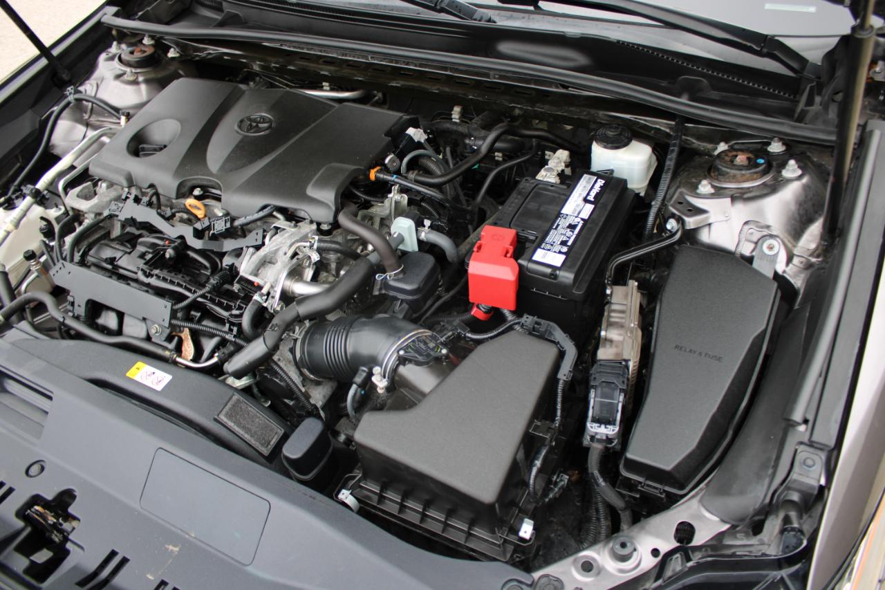 Toyota Camry SE 2020