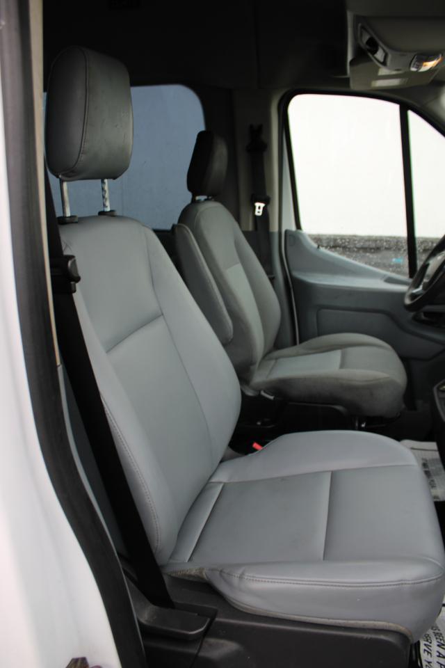 Ford Transit 350 Wagon Med. Roof XL w/Sliding Pass. 148-in. WB 2017