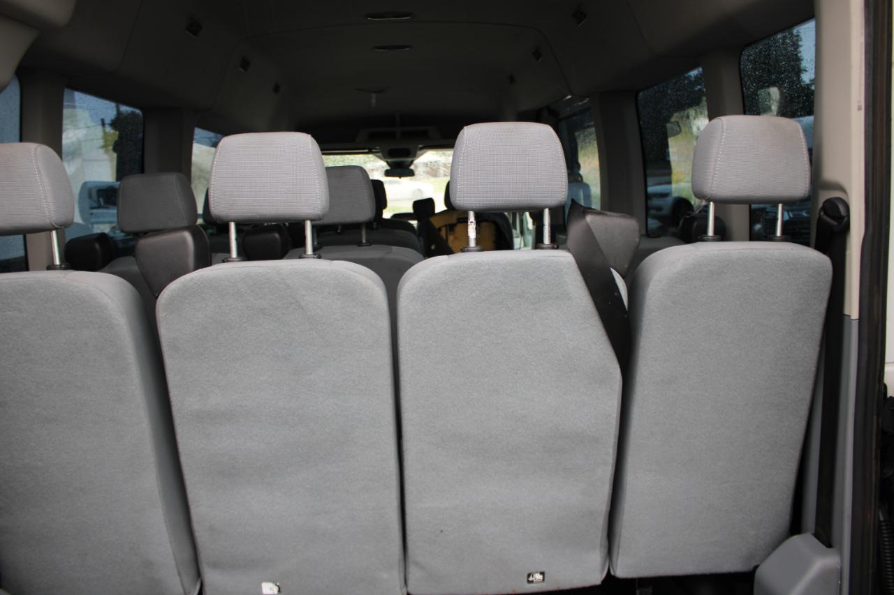 Ford Transit 350 Wagon Med. Roof XL w/Sliding Pass. 148-in. WB 2017