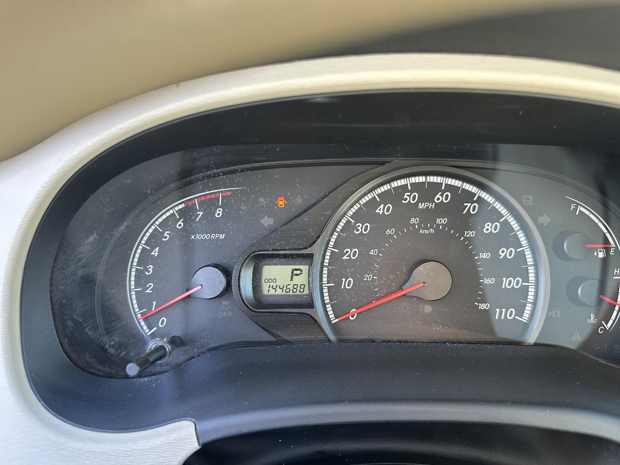 Toyota Sienna LE 8-Pass V6 2011