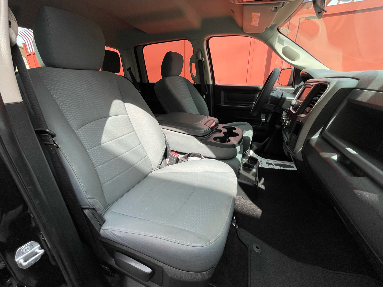 RAM 1500 Tradesman Crew Cab SWB 2WD 2018 RAM 1500 Tradesman Crew Cab SWB 2WD 2018