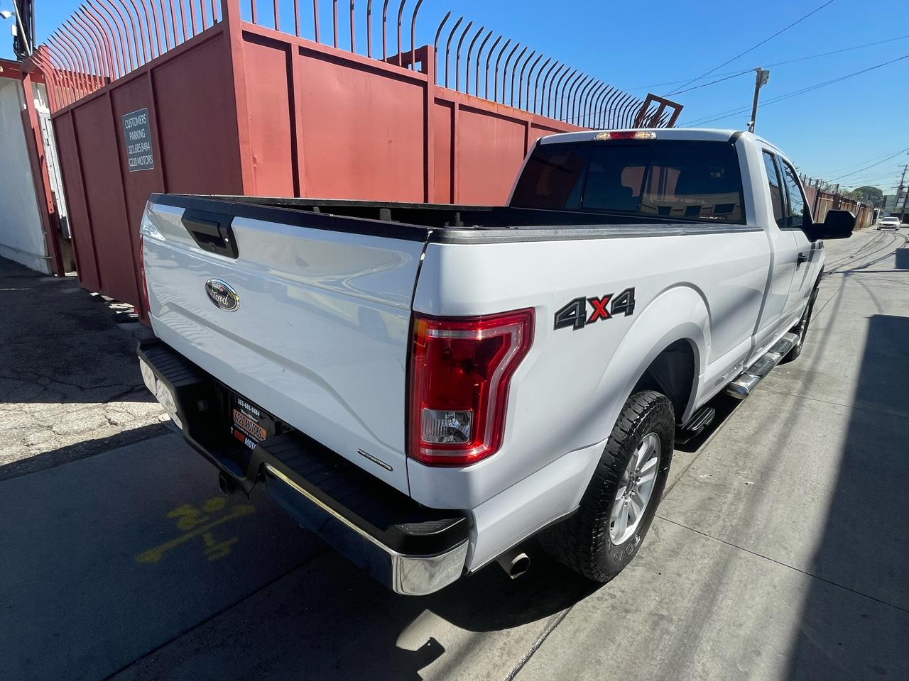 Ford F-150 XLT SuperCab 8-ft. Bed 4WD 2016