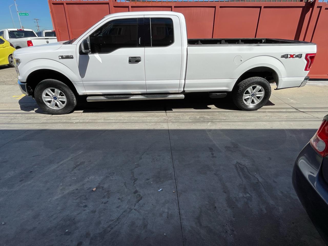 Ford F-150 XLT SuperCab 8-ft. Bed 4WD 2016
