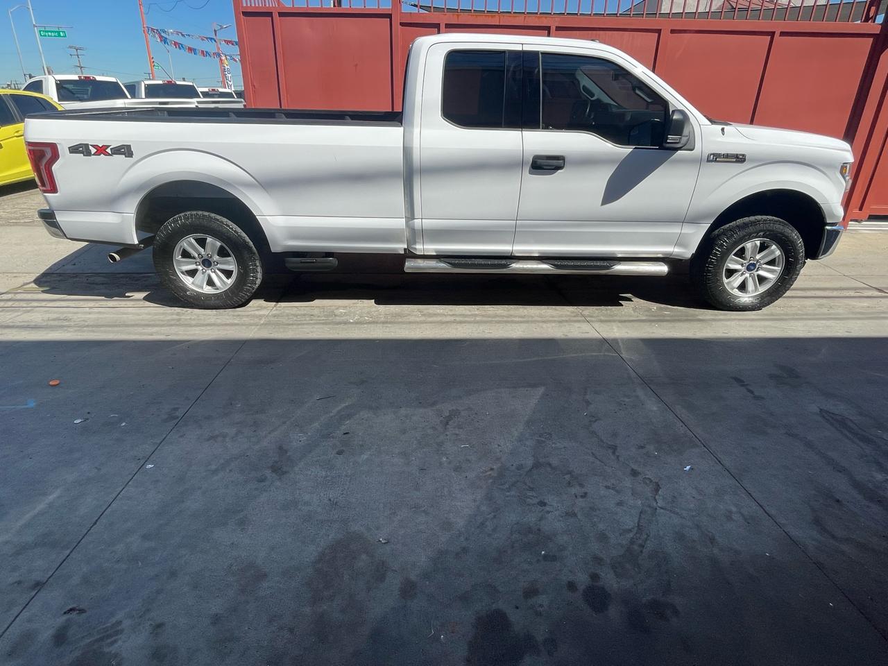 Ford F-150 XLT SuperCab 8-ft. Bed 4WD 2016