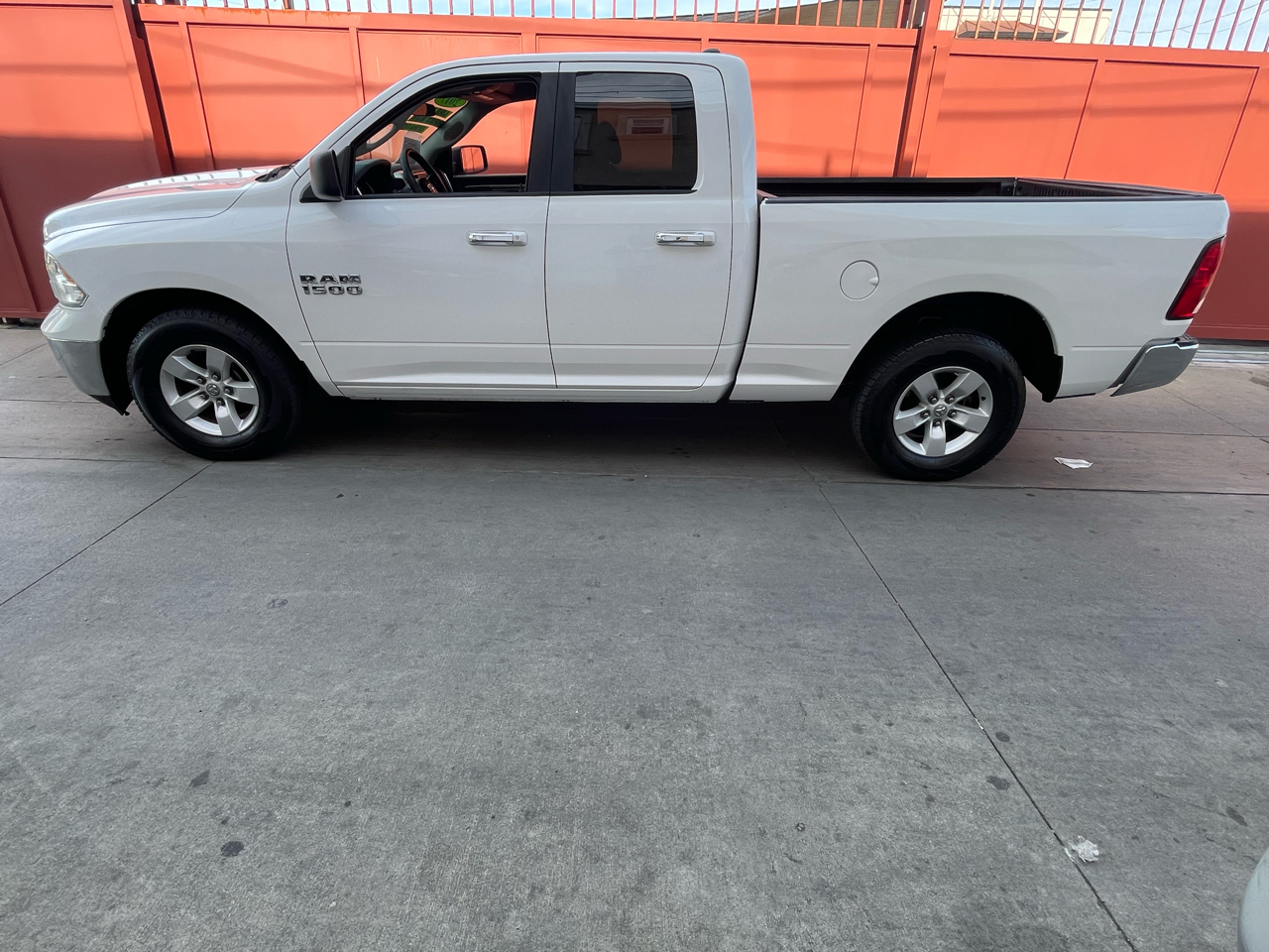 RAM 1500 SLT Quad Cab 2WD 2017