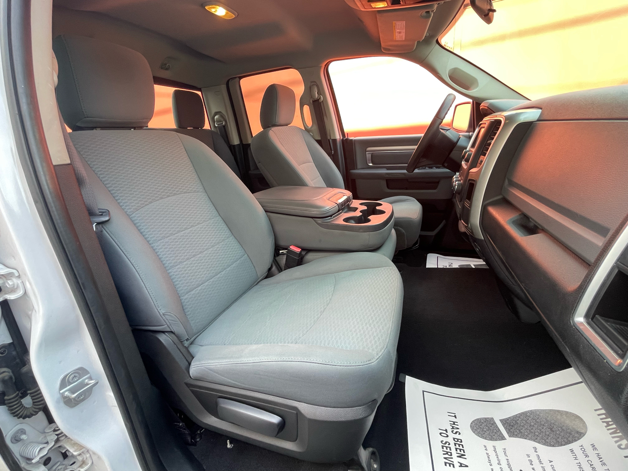 RAM 1500 SLT Quad Cab 2WD 2017