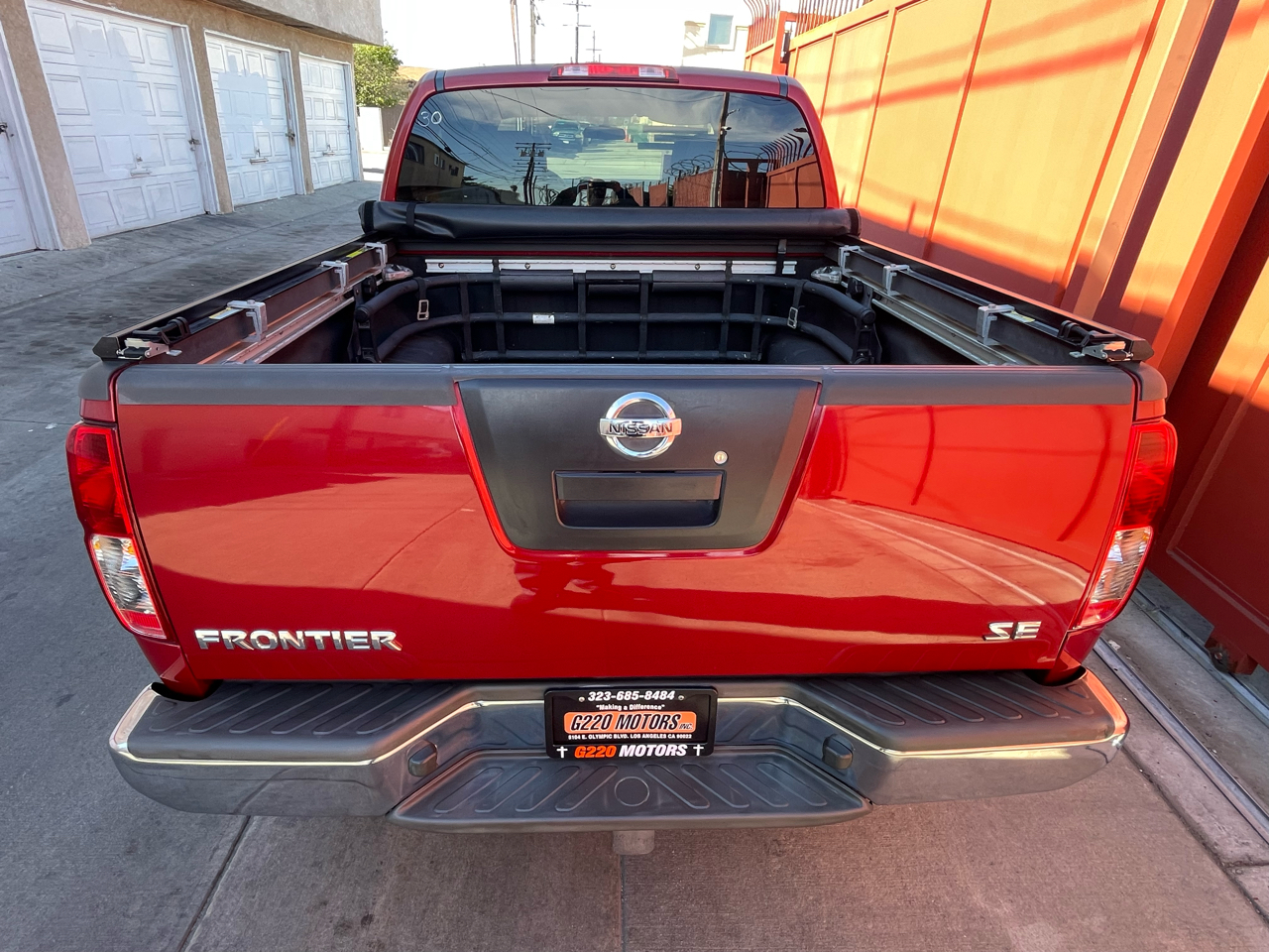 Nissan Frontier LE Crew Cab 2WD 2010