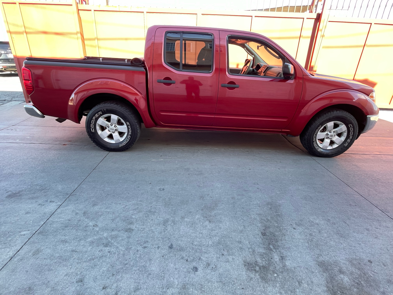 Nissan Frontier LE Crew Cab 2WD 2010