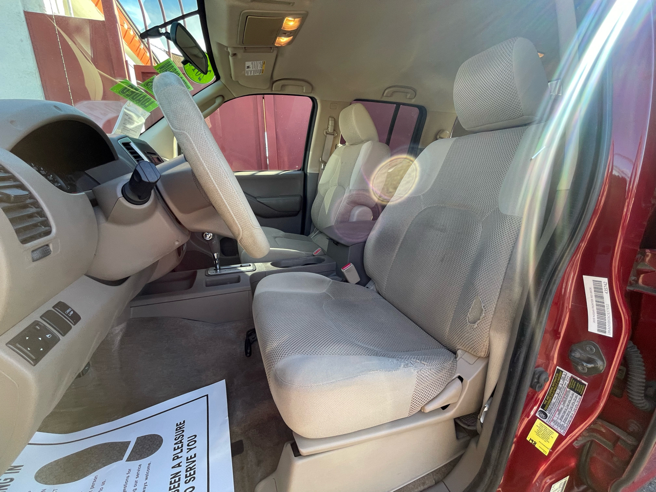 Nissan Frontier LE Crew Cab 2WD 2010