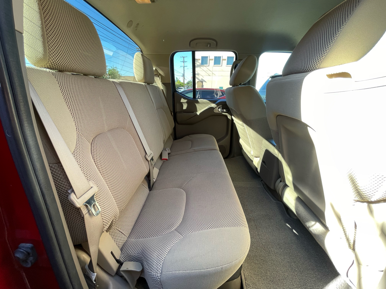 Nissan Frontier LE Crew Cab 2WD 2010