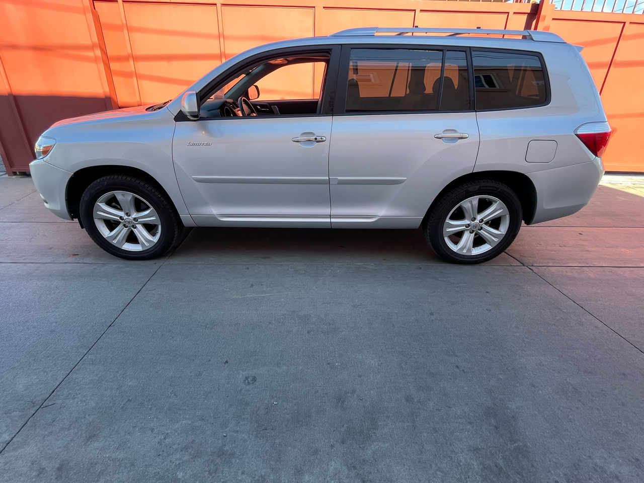 Toyota Highlander Limited 2WD 2010