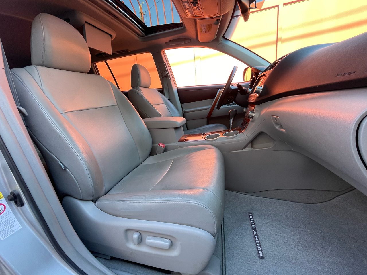 Toyota Highlander Limited 2WD 2010