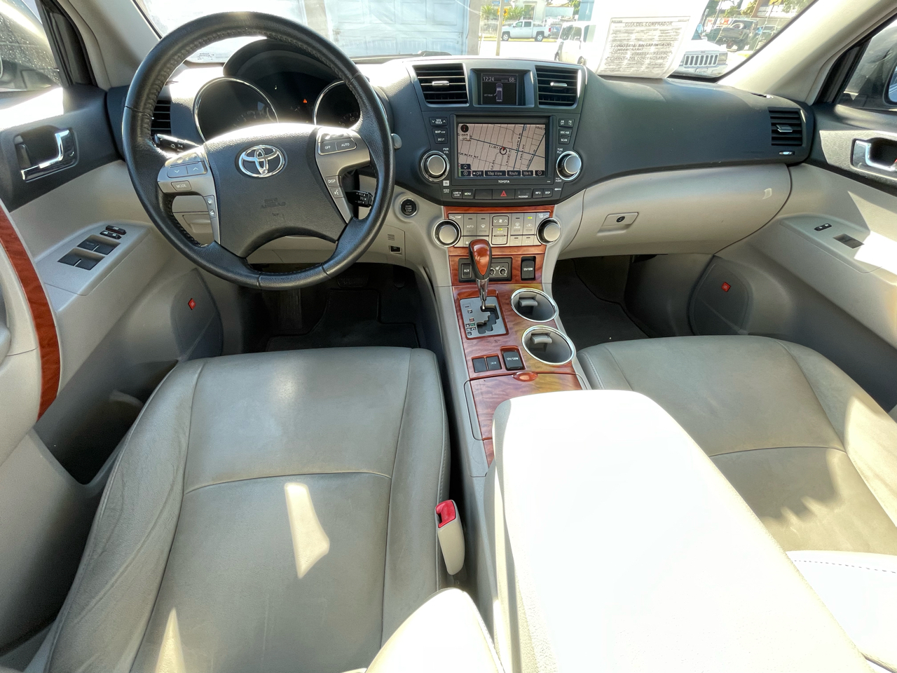 Toyota Highlander Limited 2WD 2010
