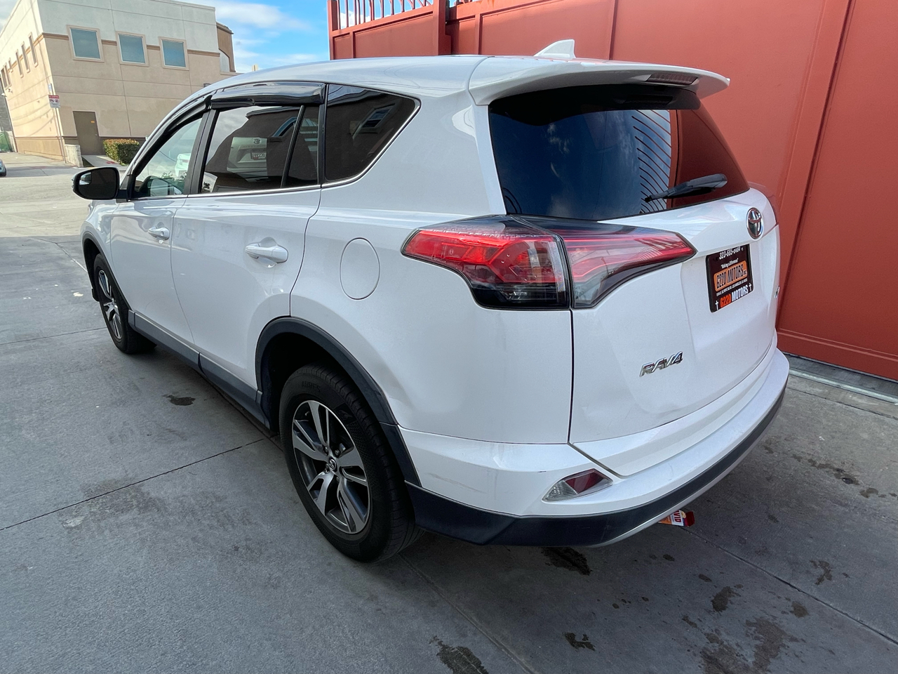 Toyota RAV4 XLE FWD 2018