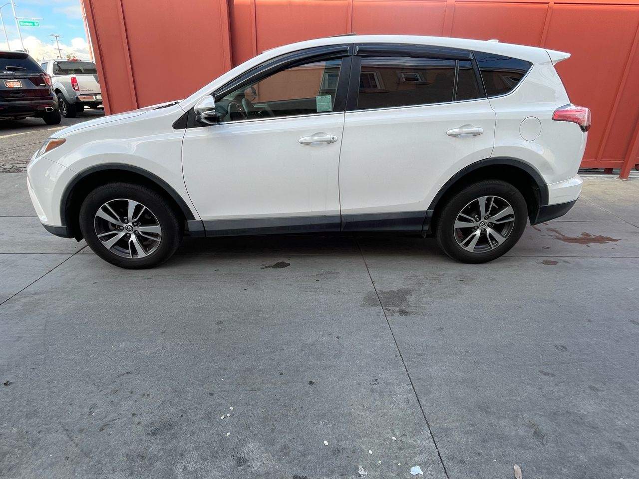 Toyota RAV4 XLE FWD 2018