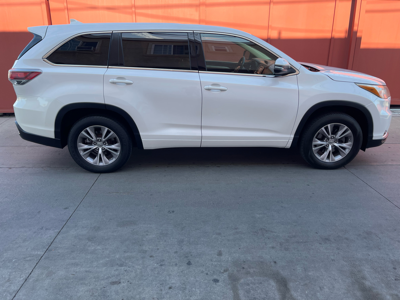 Toyota Highlander LE FWD V6 2015