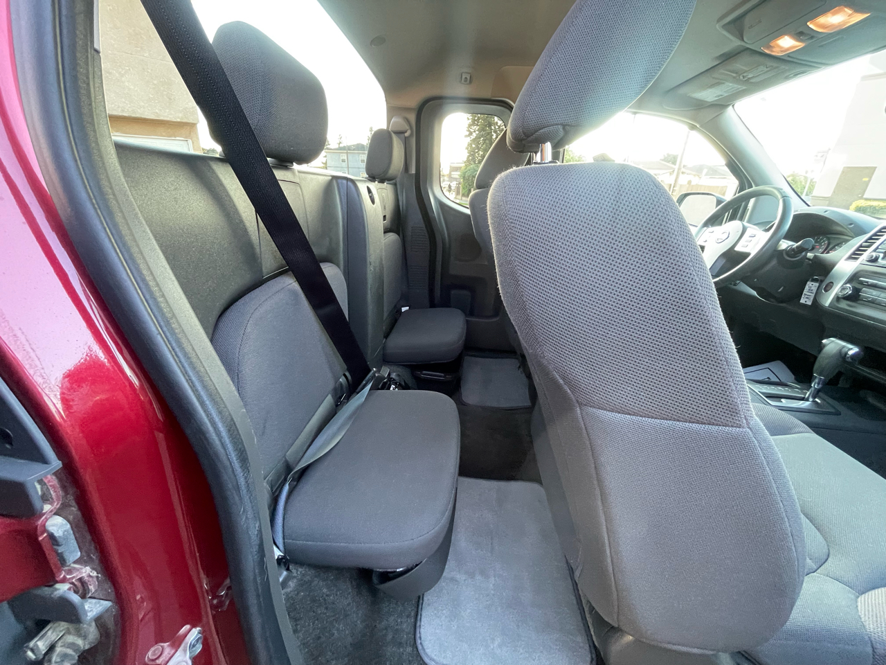 Nissan Frontier SV King Cab I4 5MT 2WD 2018