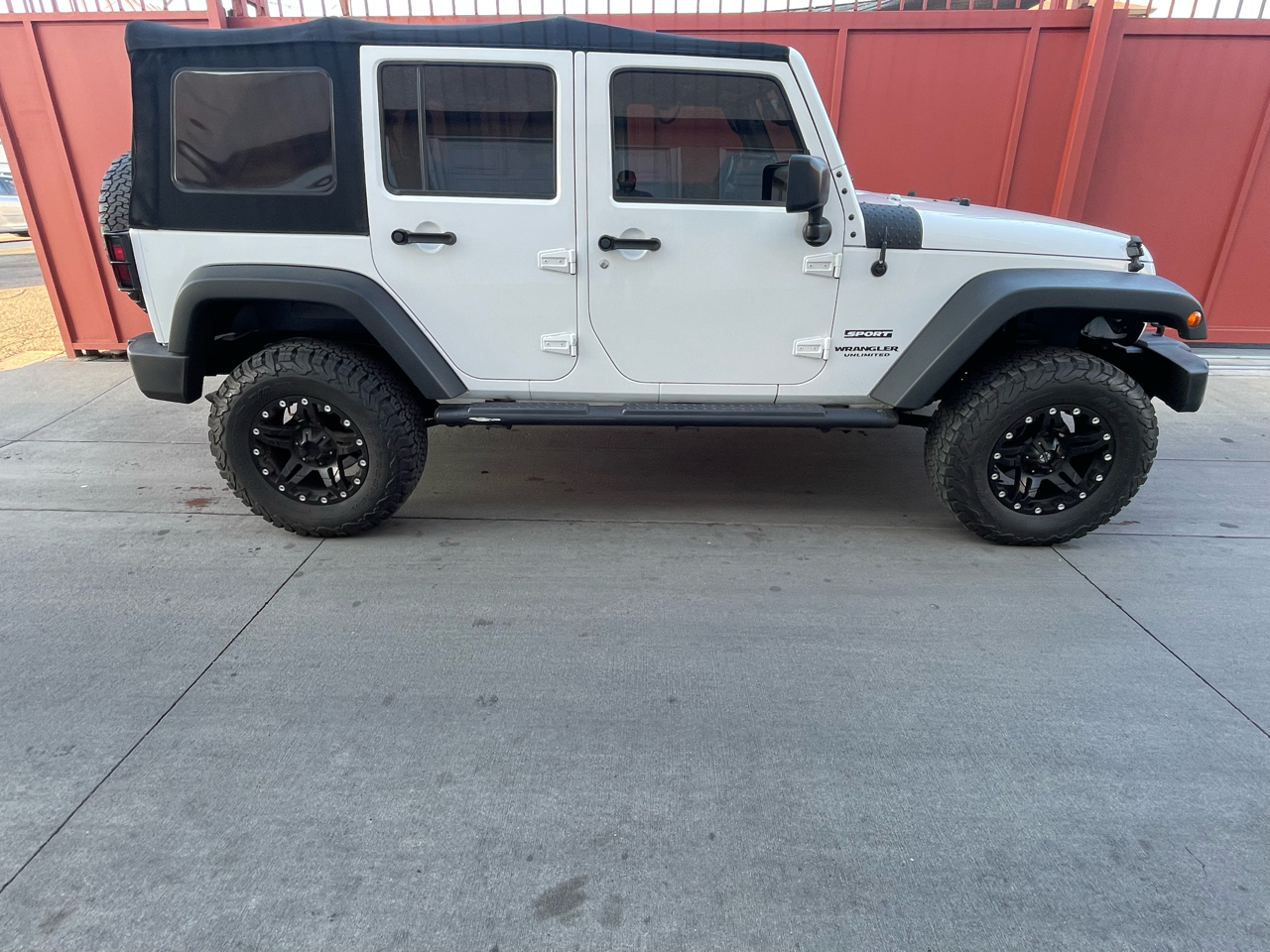 Jeep Wrangler Unlimited Sport 4WD 2014