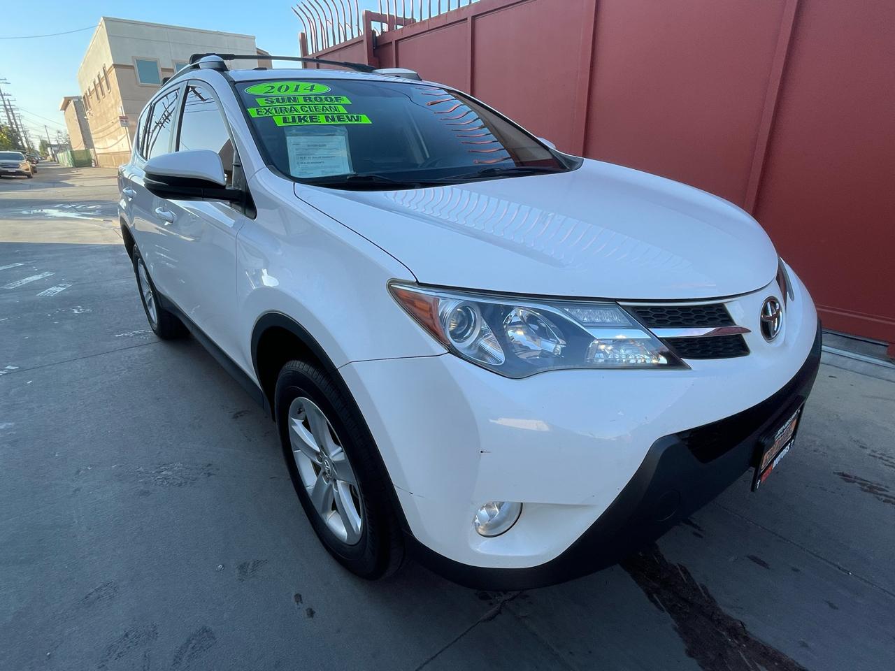 Toyota RAV4 XLE FWD 2014