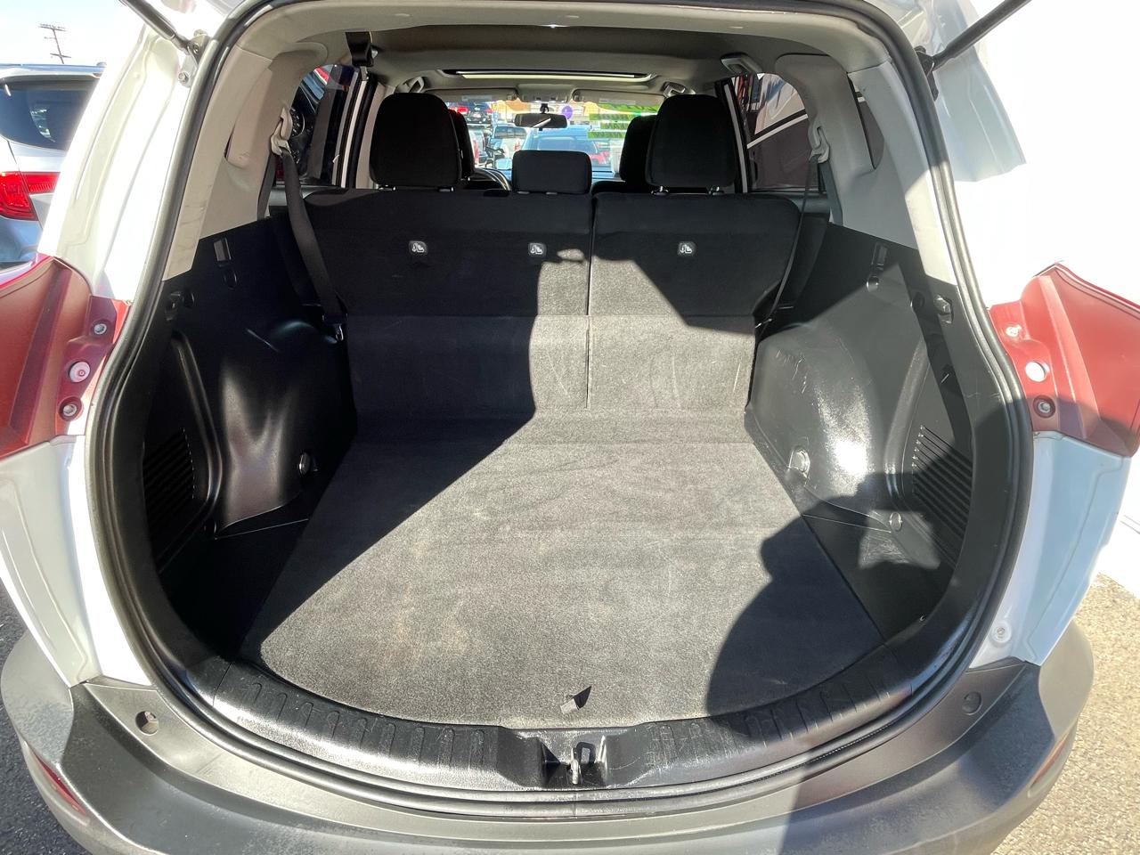 Toyota RAV4 XLE FWD 2014