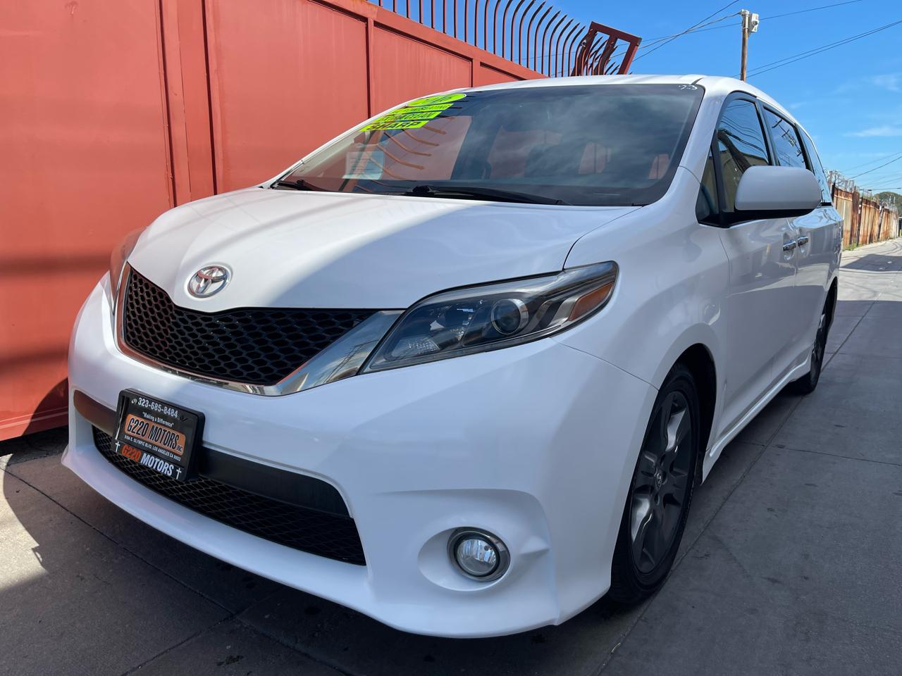 Toyota Sienna SE FWD 8-Passenger FWD V6 2016