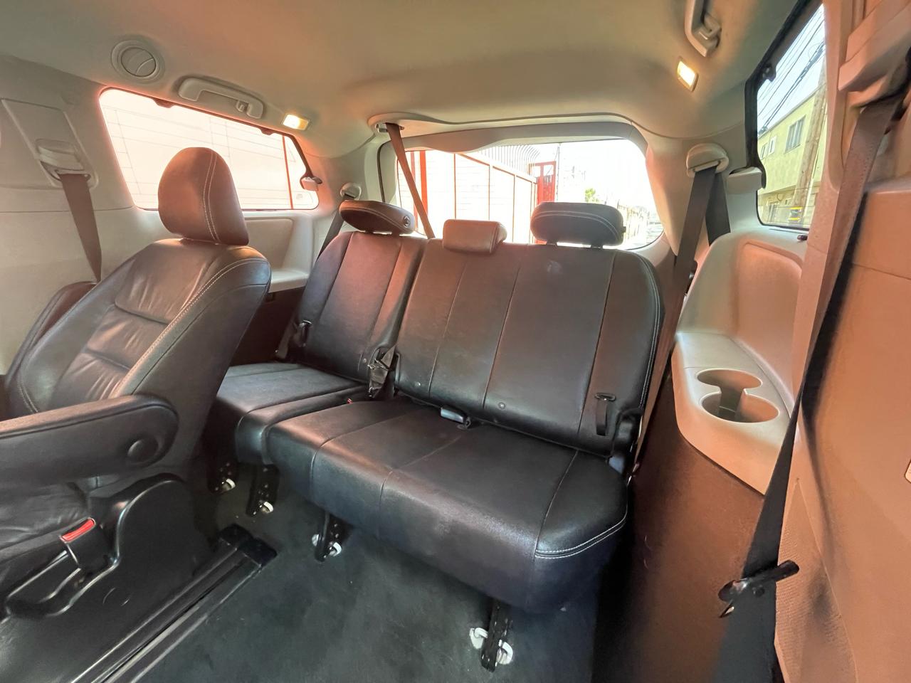 Toyota Sienna SE FWD 8-Passenger FWD V6 2016