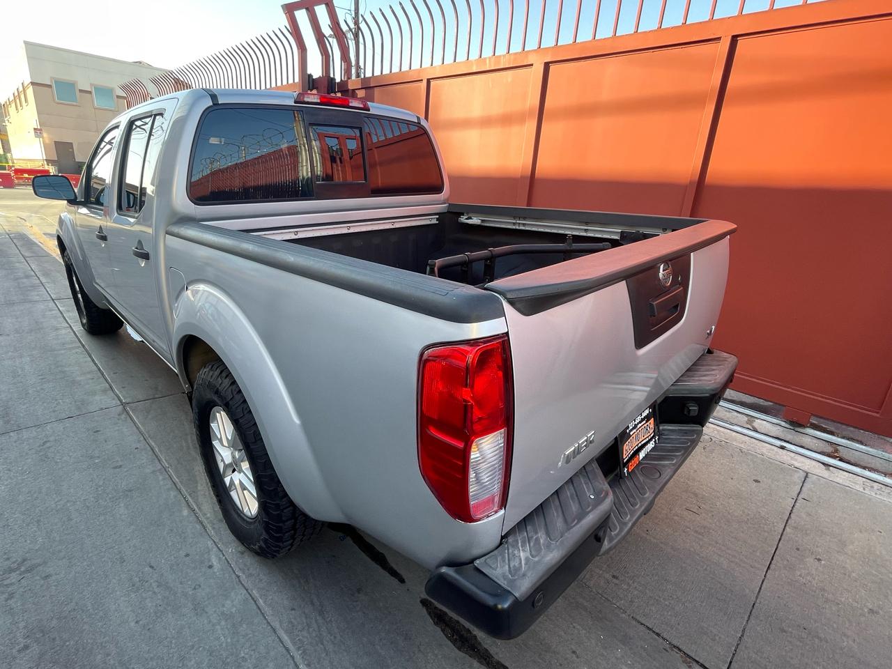 Nissan Frontier  2015
