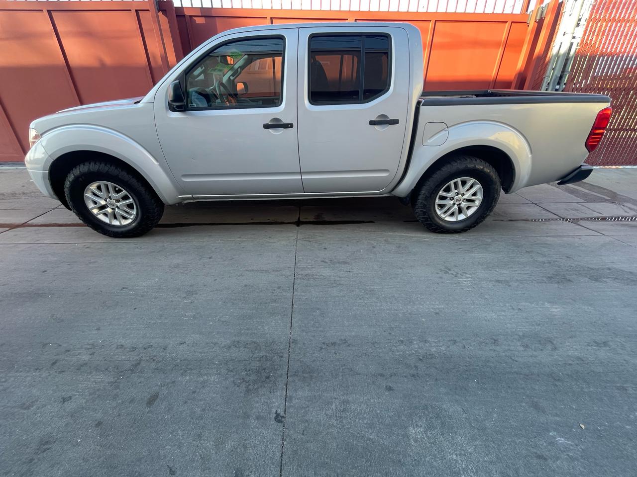 Nissan Frontier  2015