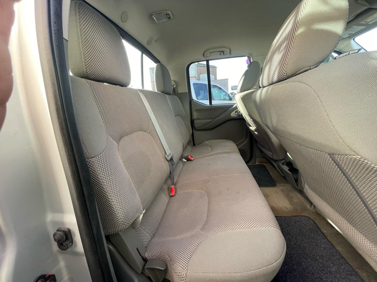 Nissan Frontier  2015