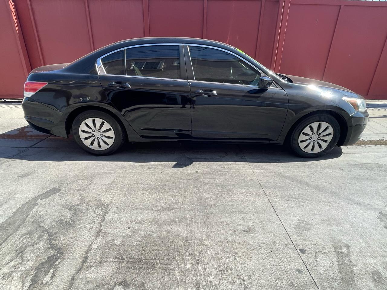 Honda Accord LX sedan AT 2012