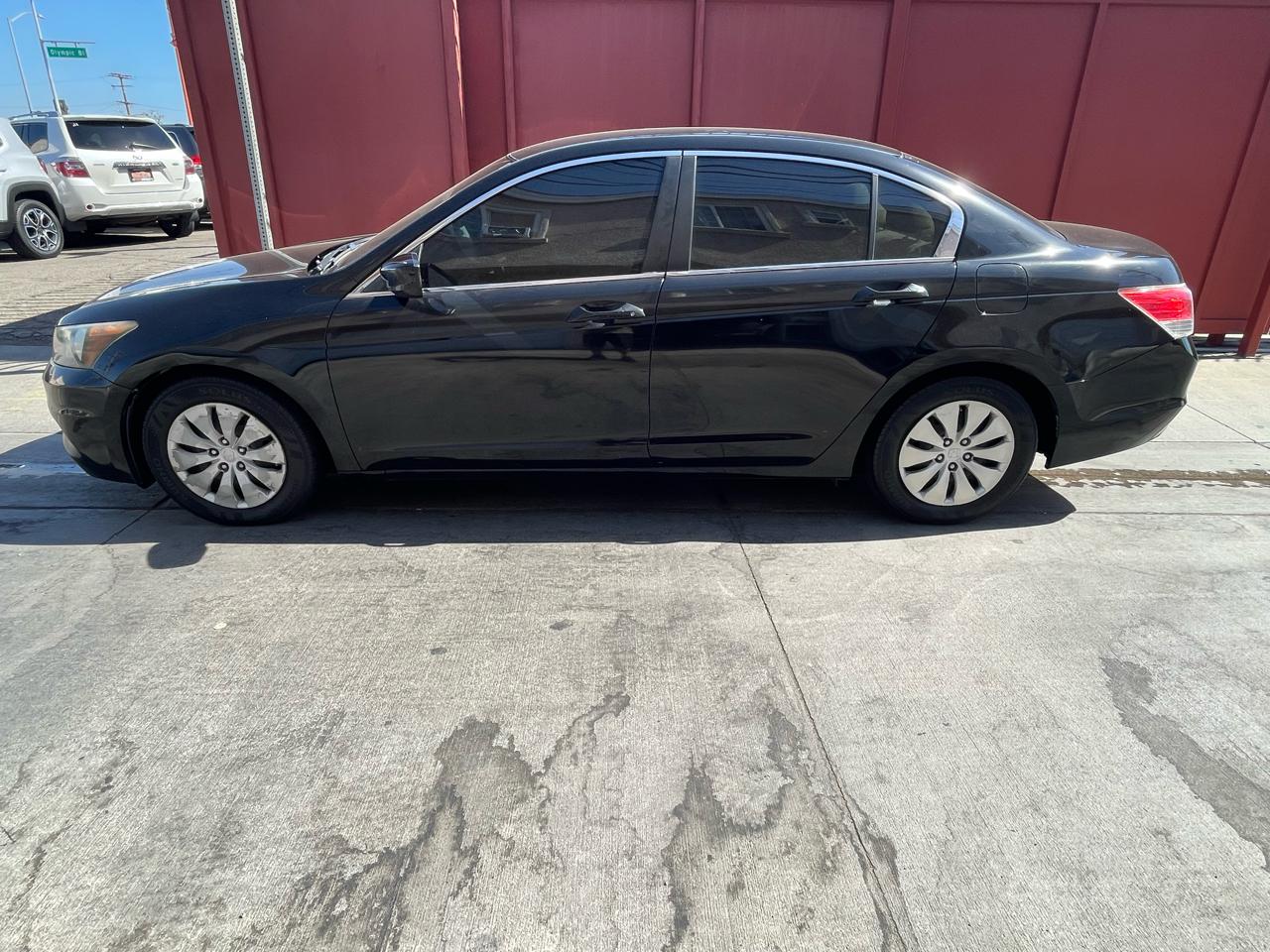 Honda Accord LX sedan AT 2012