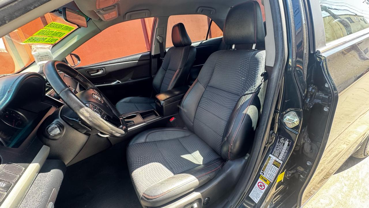 Toyota Camry SE 2015