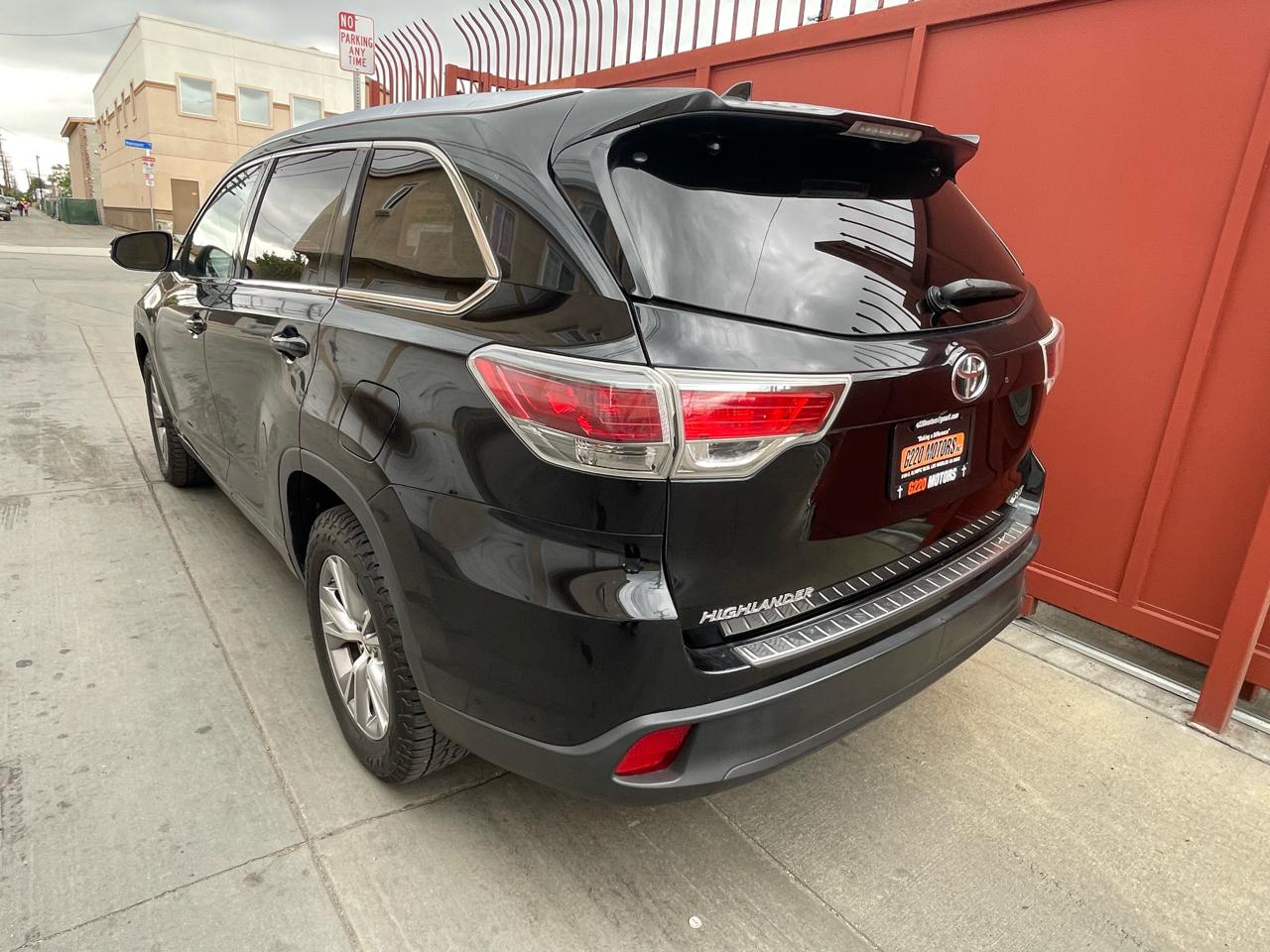 Toyota Highlander XLE FWD V6 2015