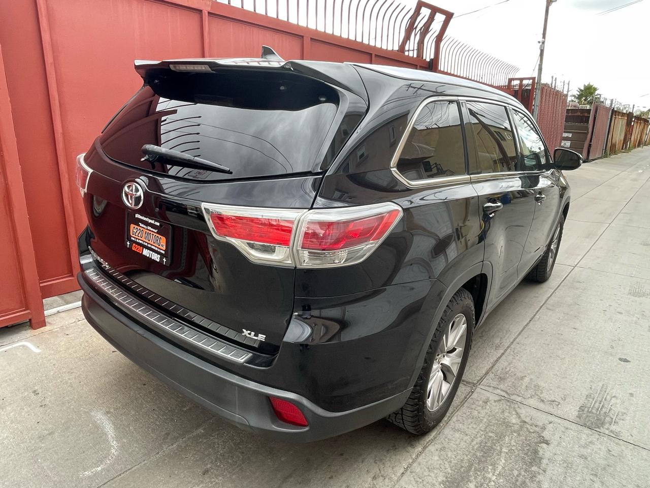 Toyota Highlander XLE FWD V6 2015