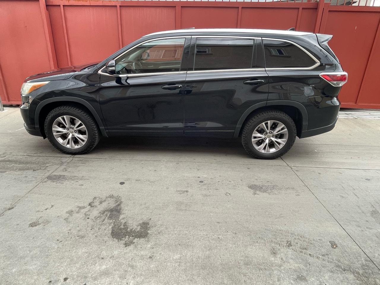 Toyota Highlander XLE FWD V6 2015