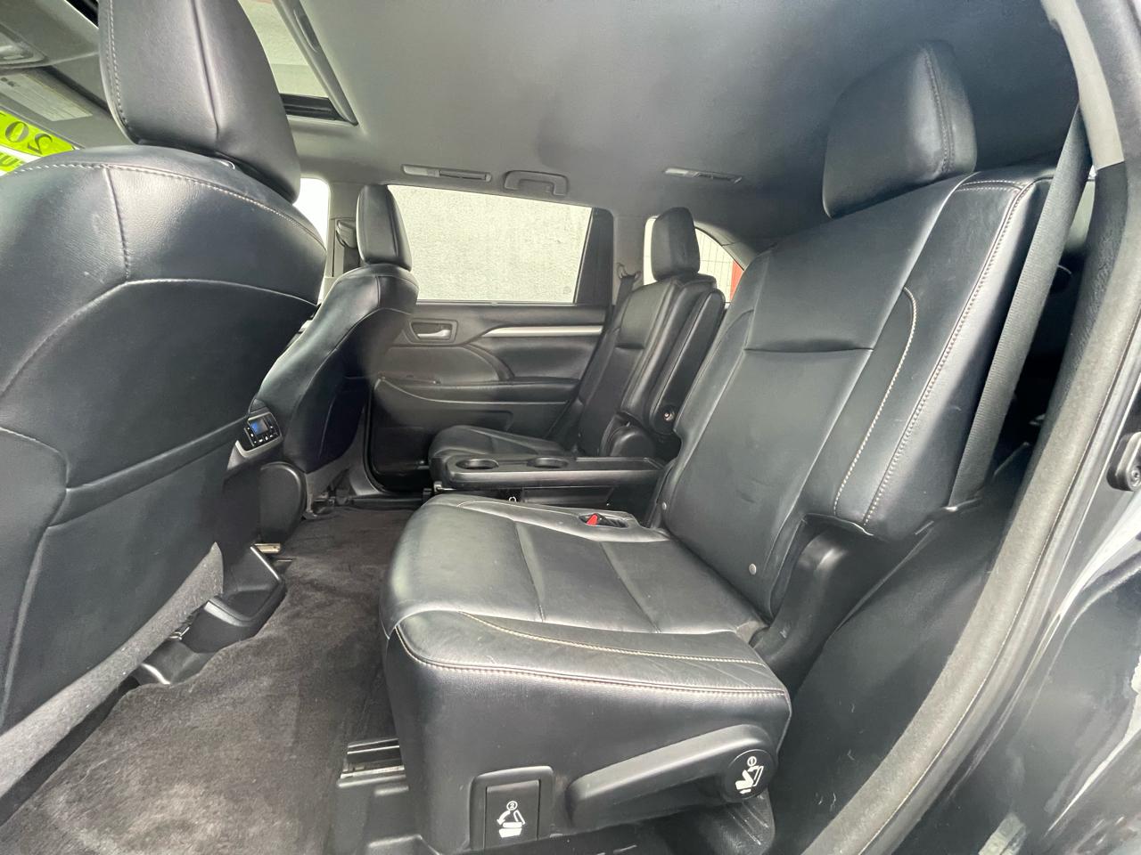 Toyota Highlander XLE FWD V6 2015