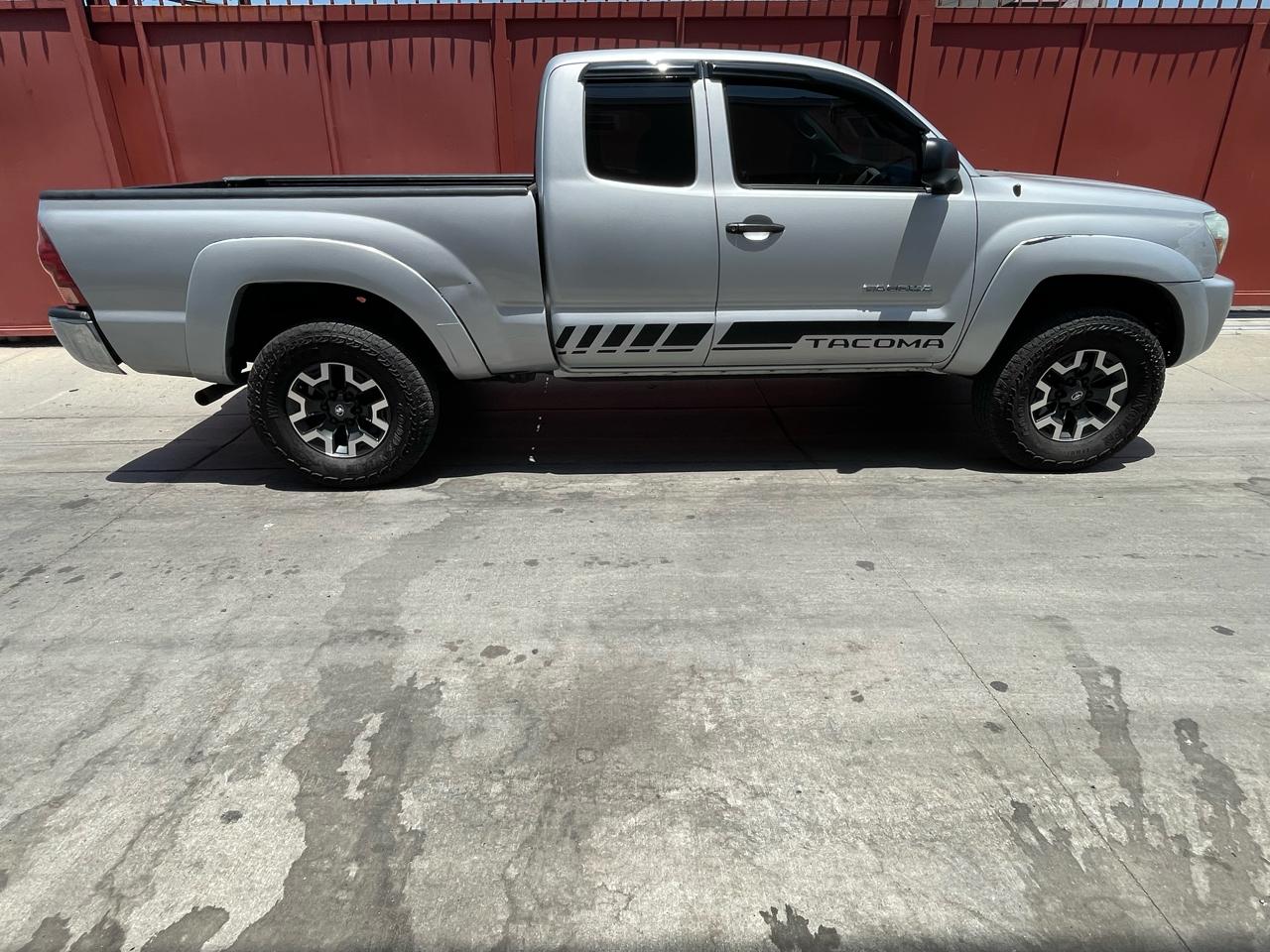 Toyota Tacoma PreRunner Access Cab I4 Manual 2WD 2005