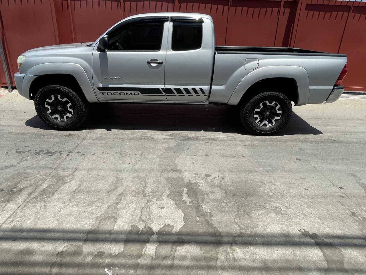 Toyota Tacoma PreRunner Access Cab I4 Manual 2WD 2005