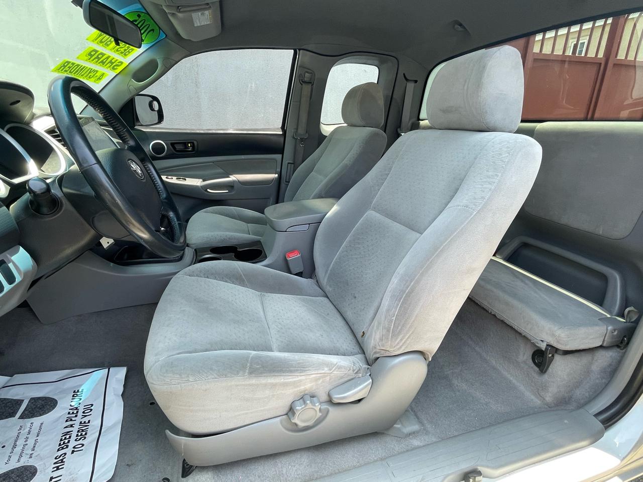 Toyota Tacoma PreRunner Access Cab I4 Manual 2WD 2005