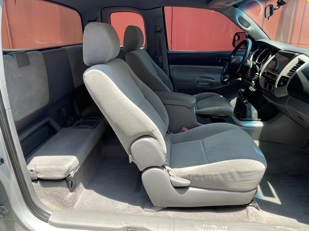 Toyota Tacoma PreRunner Access Cab I4 Manual 2WD 2005