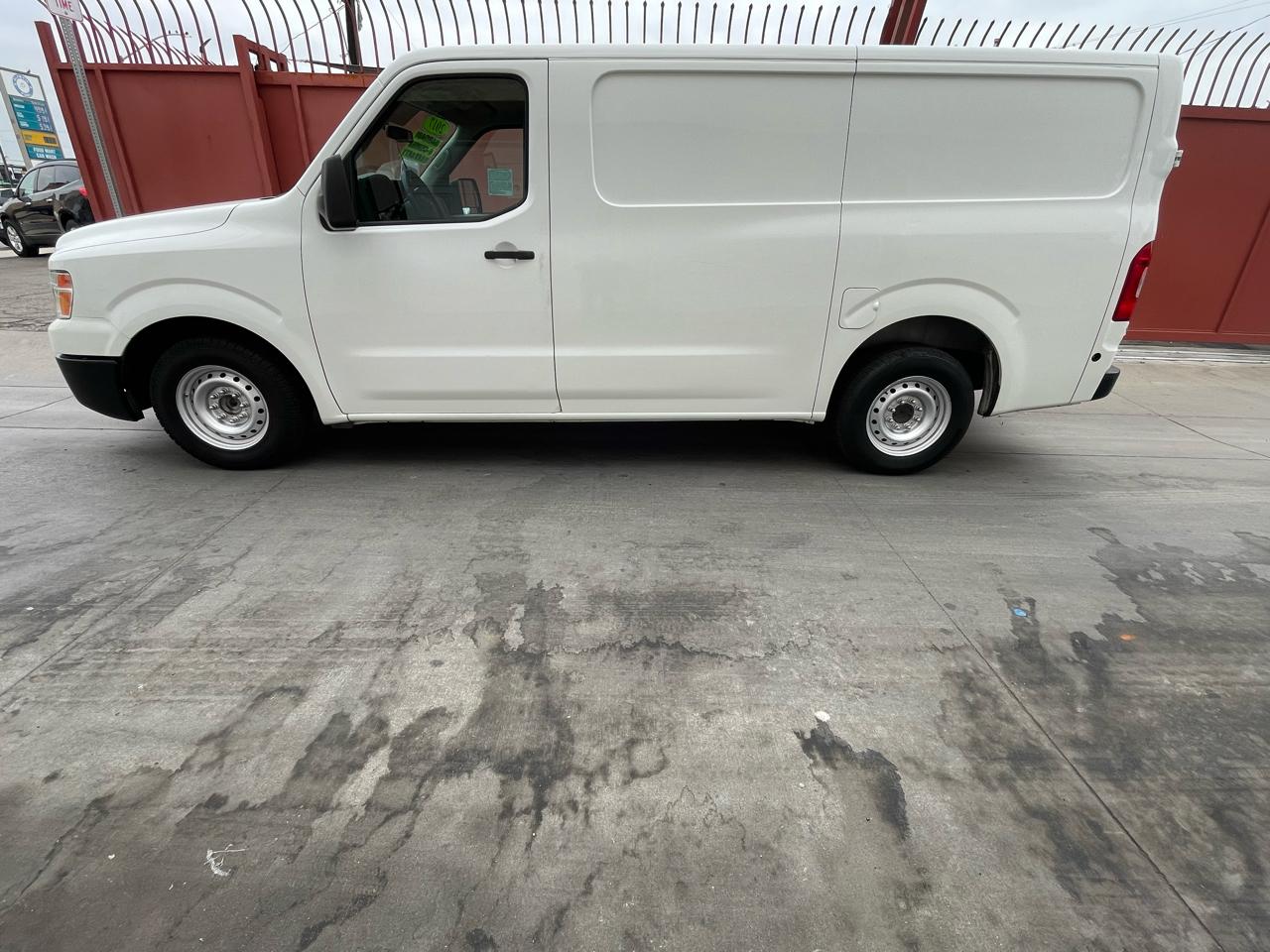 Nissan NV Cargo 2500 HD SV V6 2017
