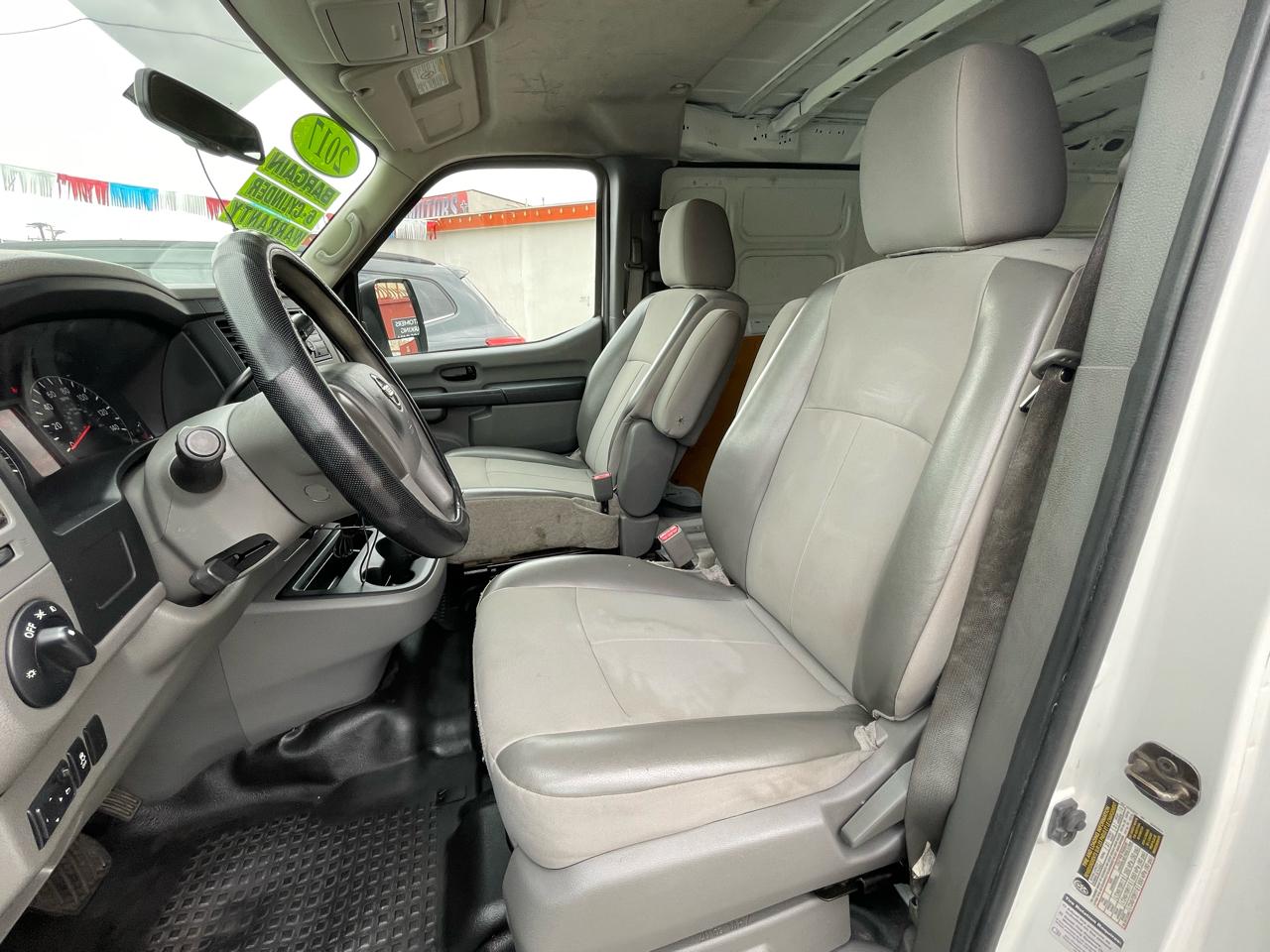 Nissan NV Cargo 2500 HD SV V6 2017