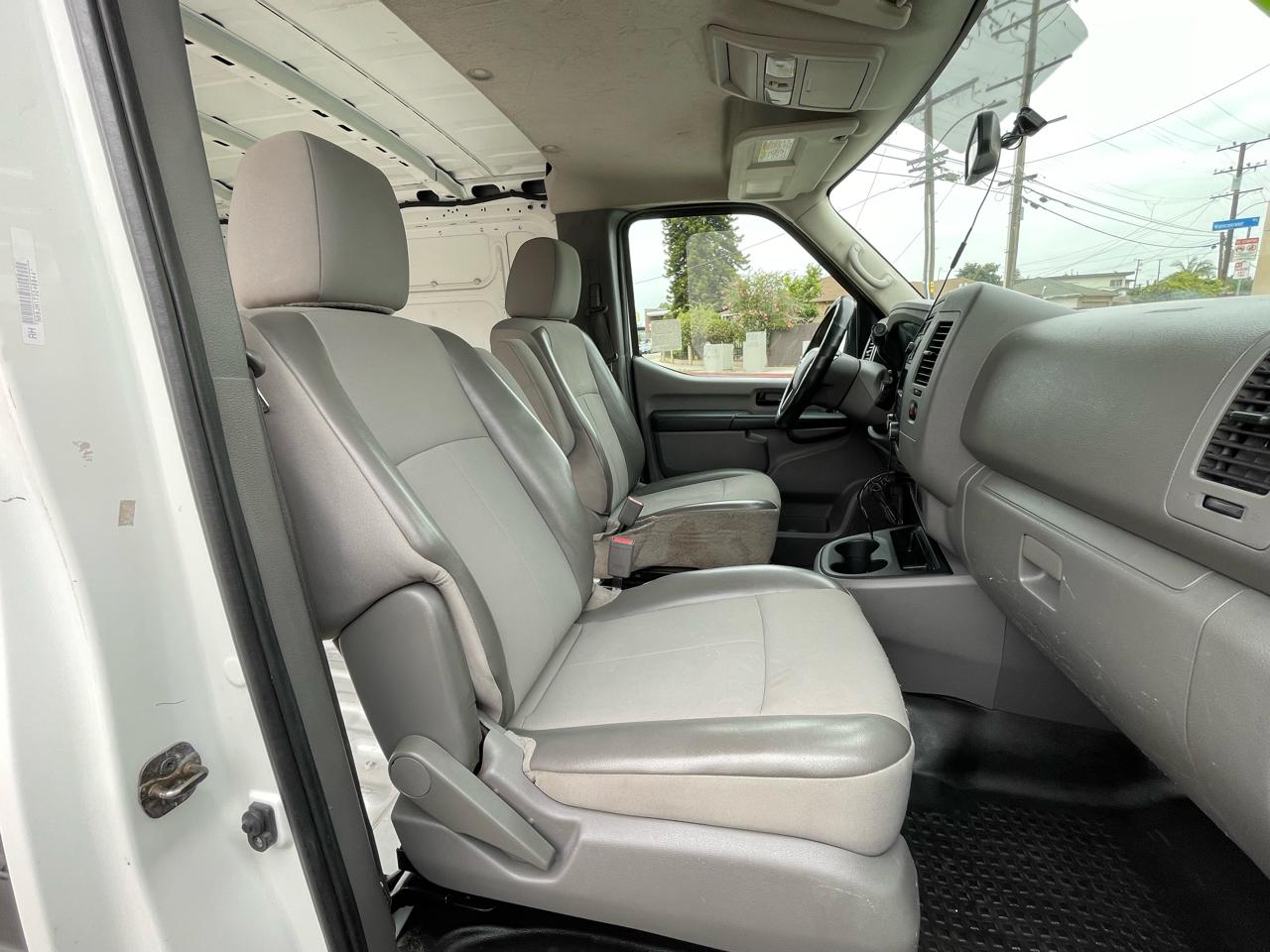Nissan NV Cargo 2500 HD SV V6 2017