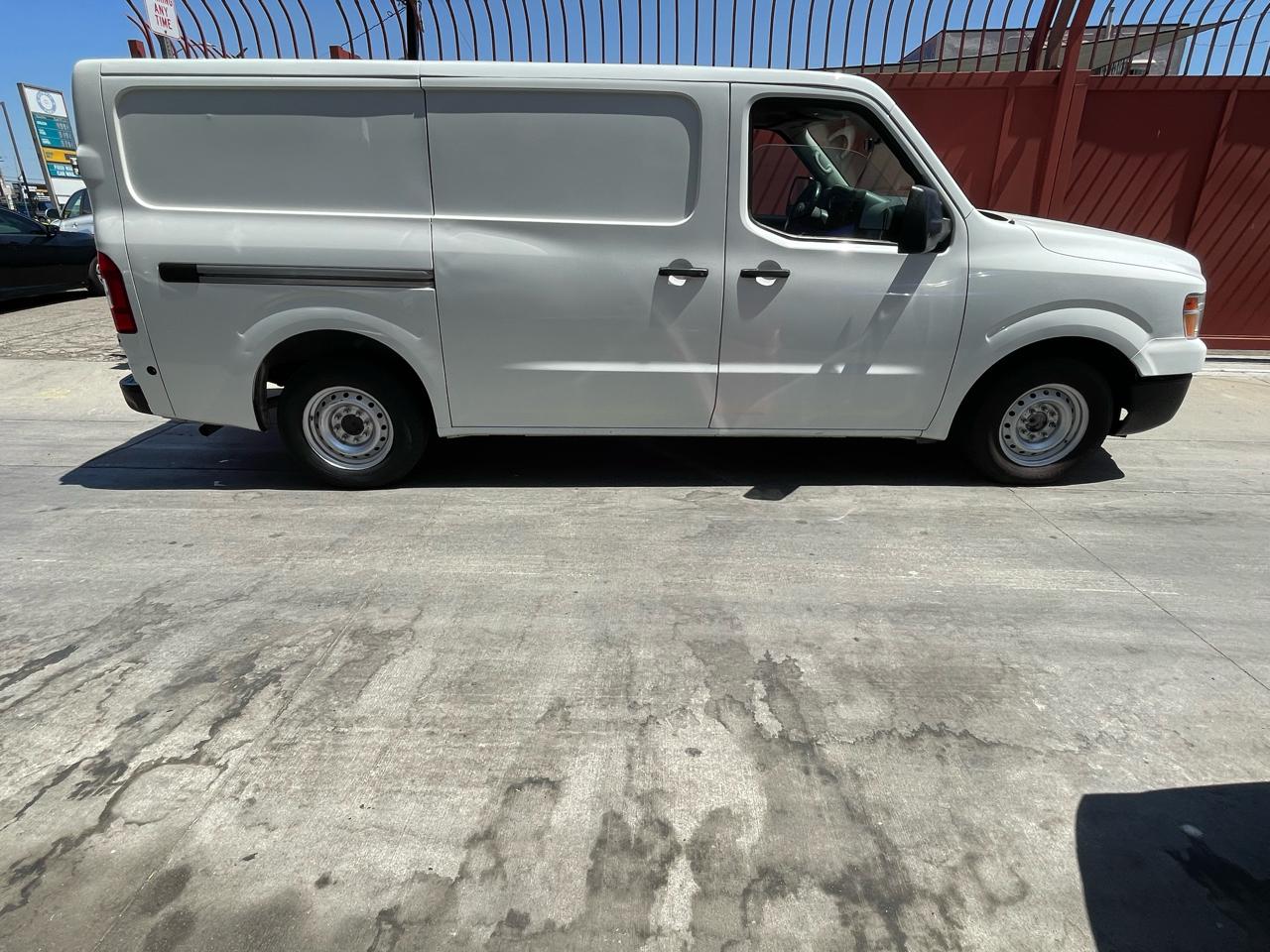 Nissan NV Cargo 2500 HD SV V6 2017