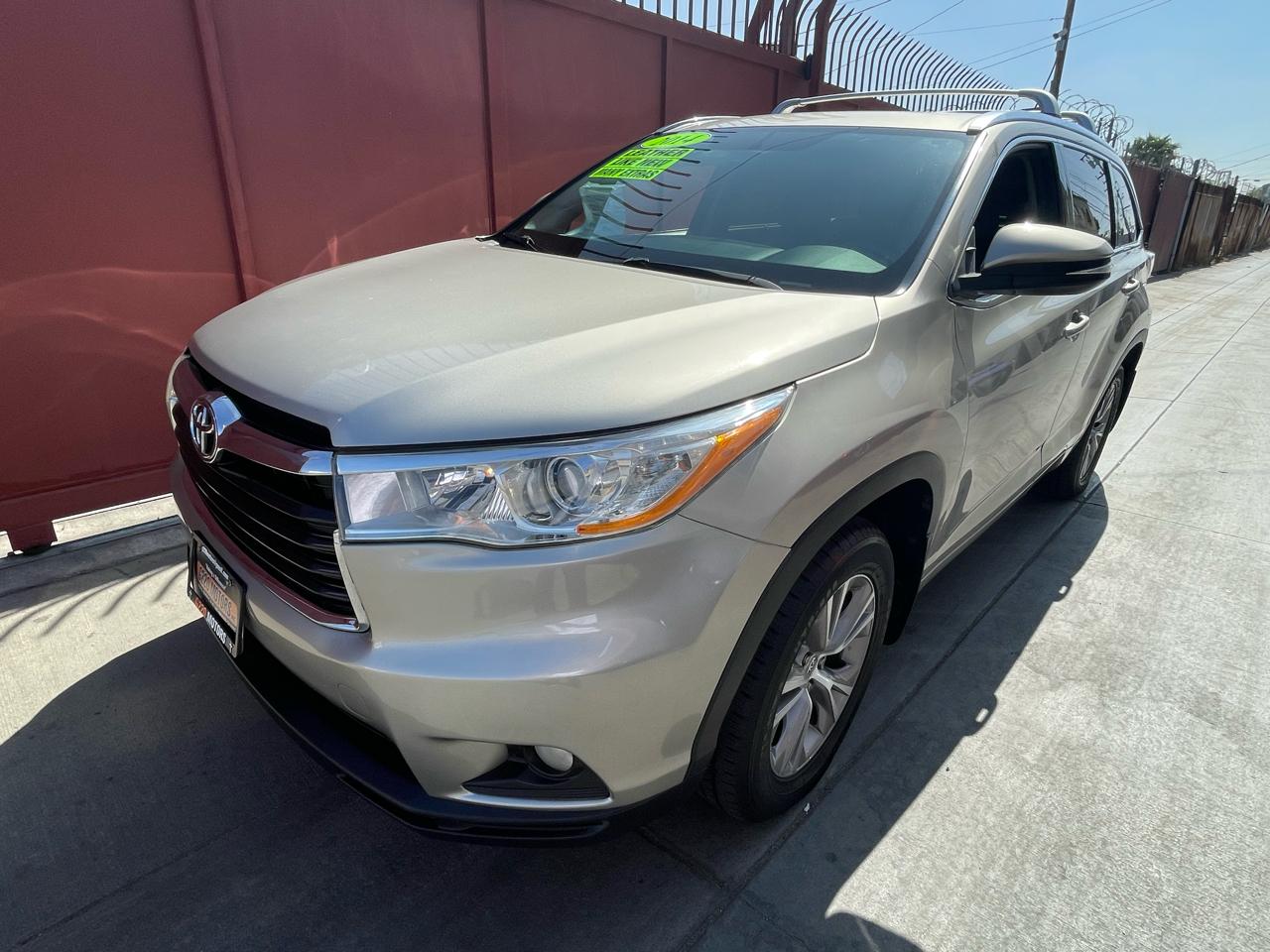 Toyota Highlander XLE AWD V6 2014