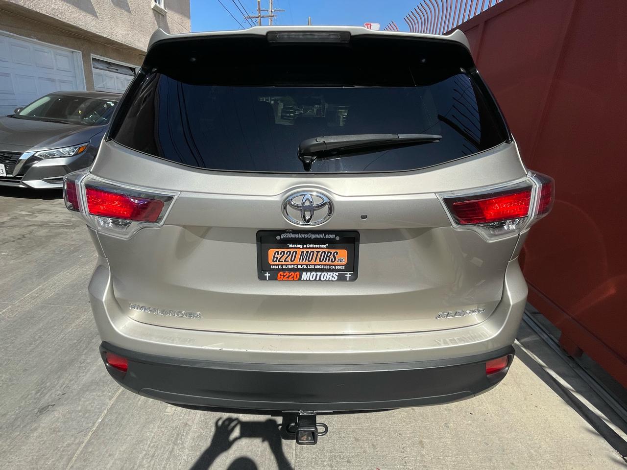 Toyota Highlander XLE AWD V6 2014