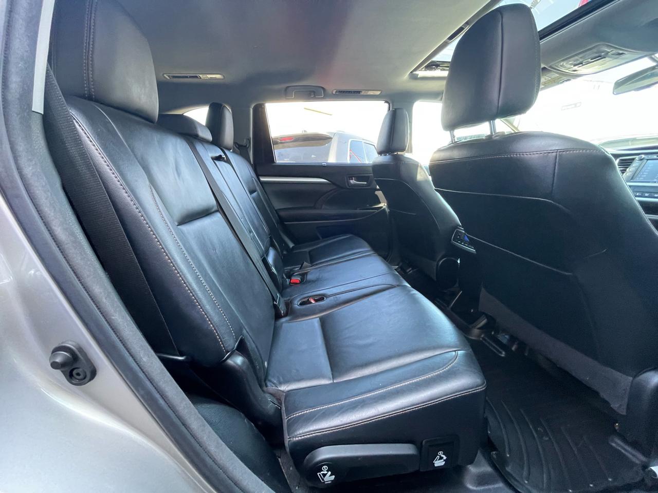 Toyota Highlander XLE AWD V6 2014