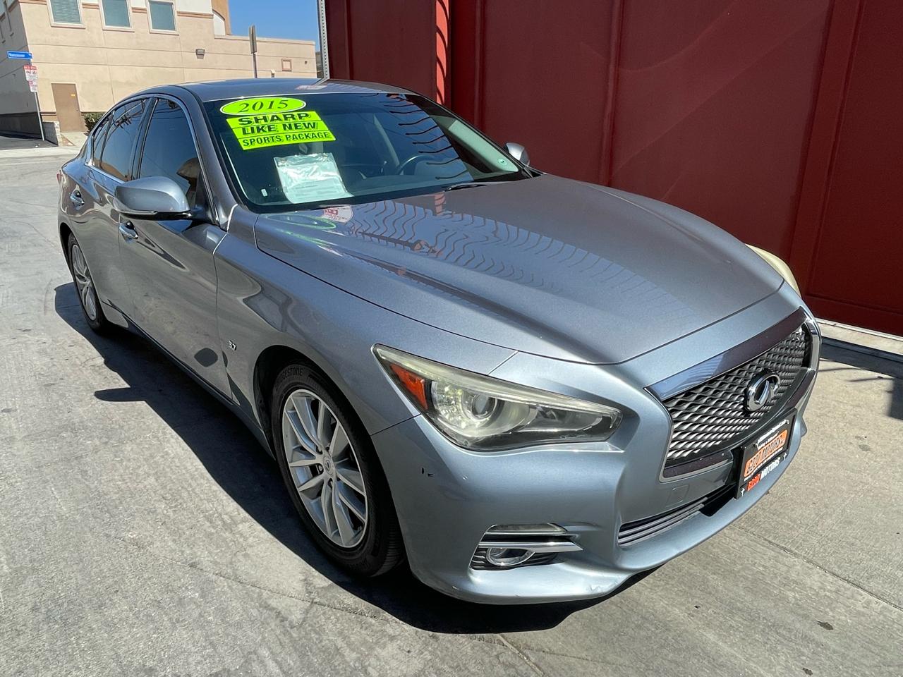 2015 INFINITI Q50 Premium's photo