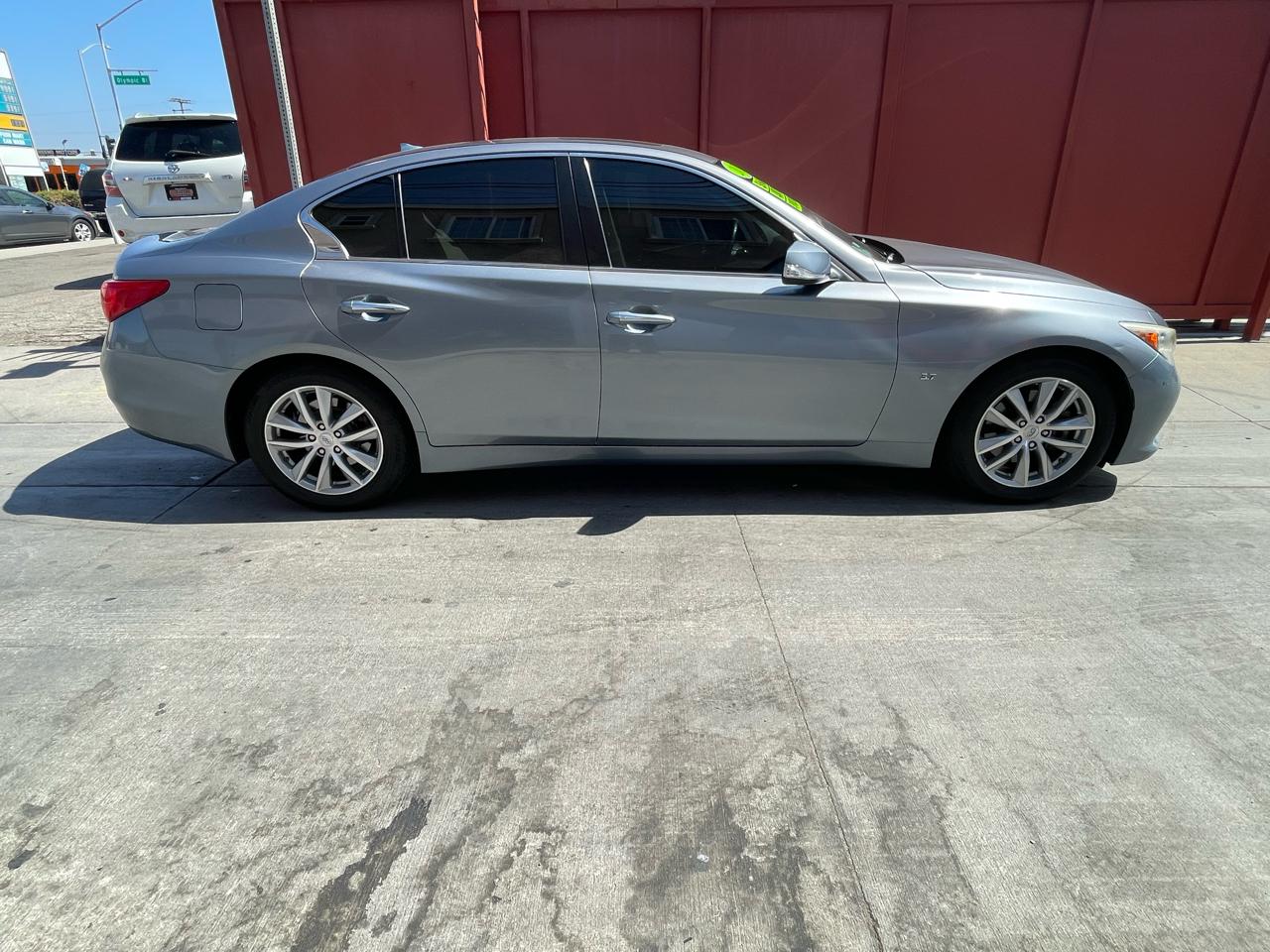 Infiniti Q50 4dr Sdn Premium RWD 2015